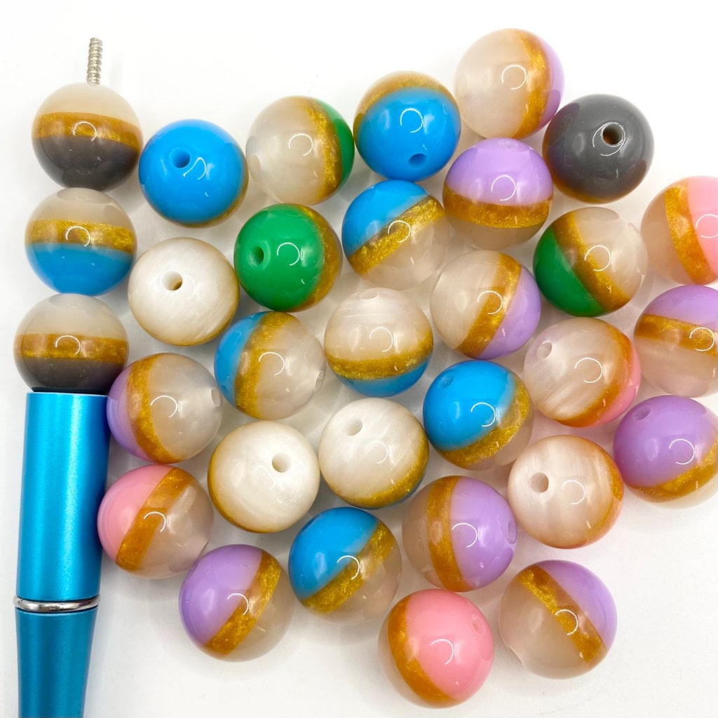 Makintab na White Ombre Acrylic Beads na May Gold Glitter Strip sa Gitna ,16mm,Random Mix,YH