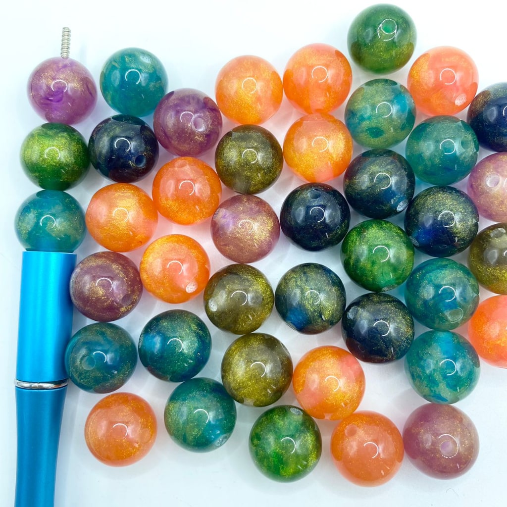Makintab na Acrylic Beads na May Gintong Glitter sa Loob,16mm,Random Mix,YH