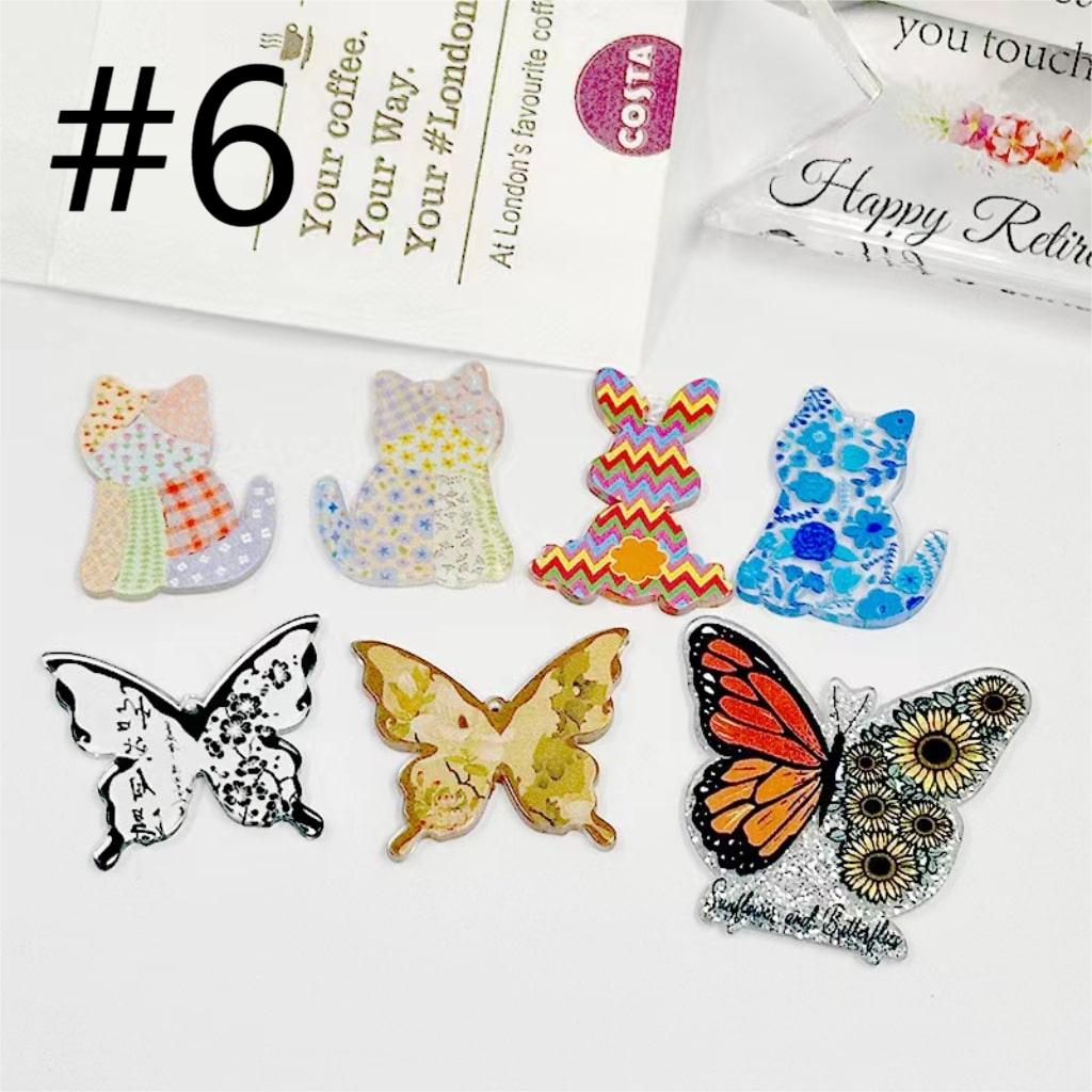 Mga Acrylic Charm na May Iba't ibang Disenyo, Random na Mix