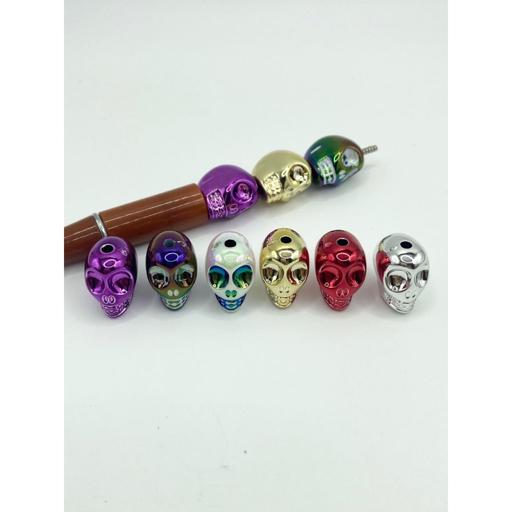 Halloween 3D Skull & Bone Acrylic Beads na may Metal UV Finish, Random Mix