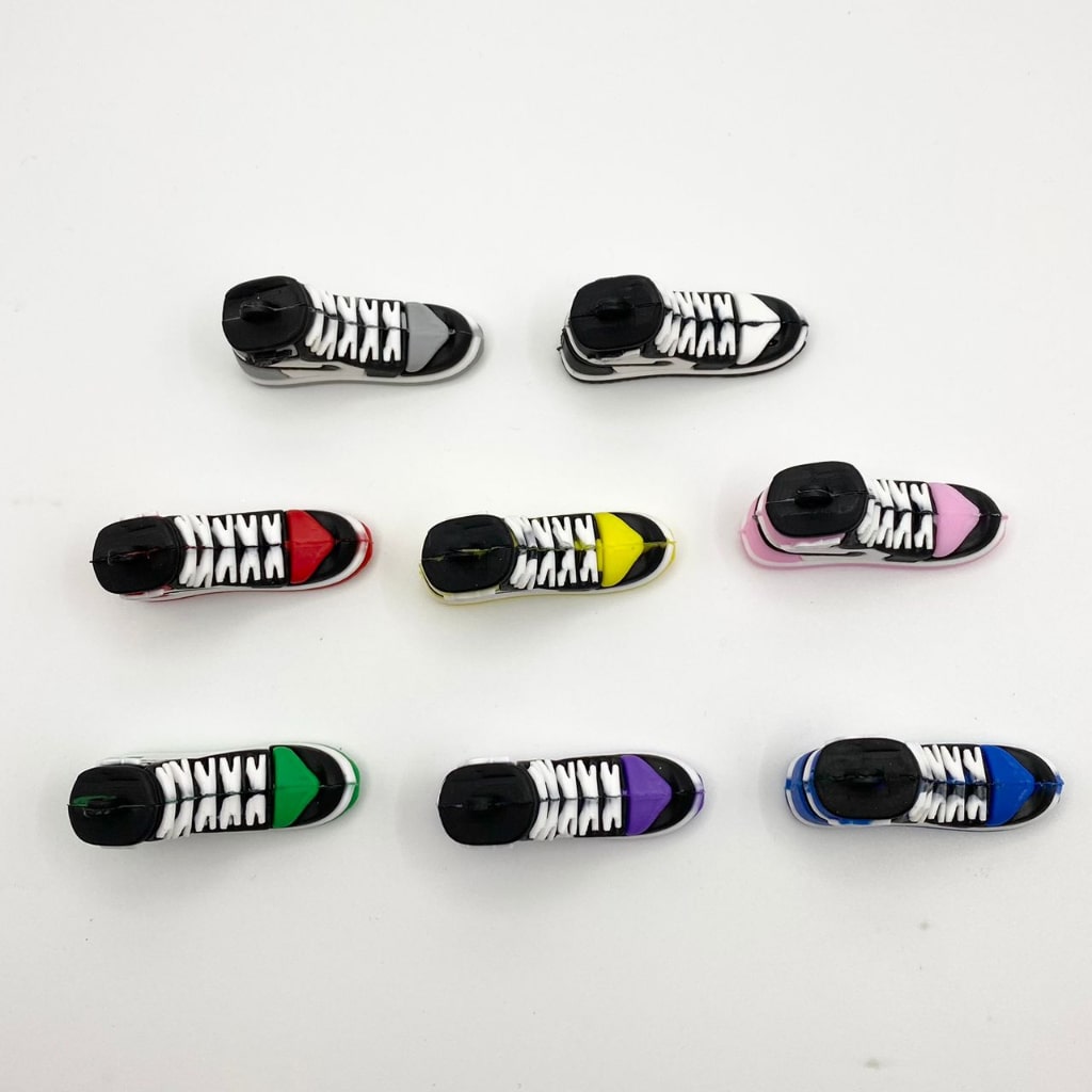 3D Nike Shoes Silicone Pendants ( Can't fit on the pens) ,1set =8pcs ,Random Mix